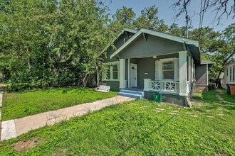 Building Photo - 610 W 35th St