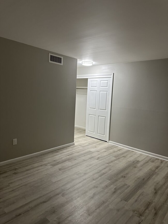 Foto del edificio - 840 SqFt 2 Bedroom Apartment