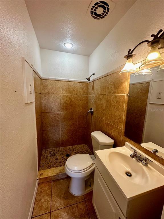 Building Photo - 7600 Ravenna Ave