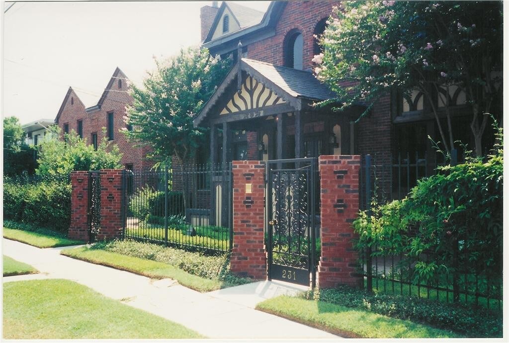 Primary Photo - 227 W Alabama St