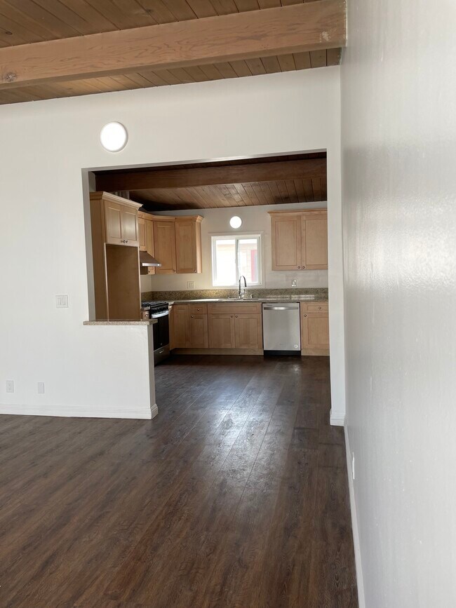 Foto del edificio - 2215 Mathews Ave