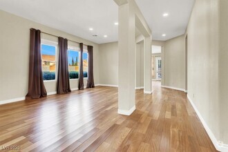 Building Photo - 1330 Coulisse St