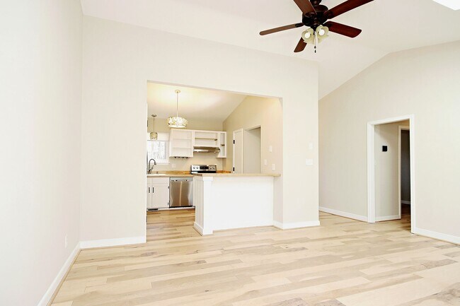 Foto del edificio - Private Home On 2 Acres in Northern Albemarle