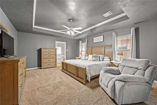 Foto del edificio - 912 Emerald Dove Ave