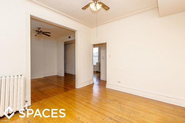 Building Photo - 3611 N Greenview Ave