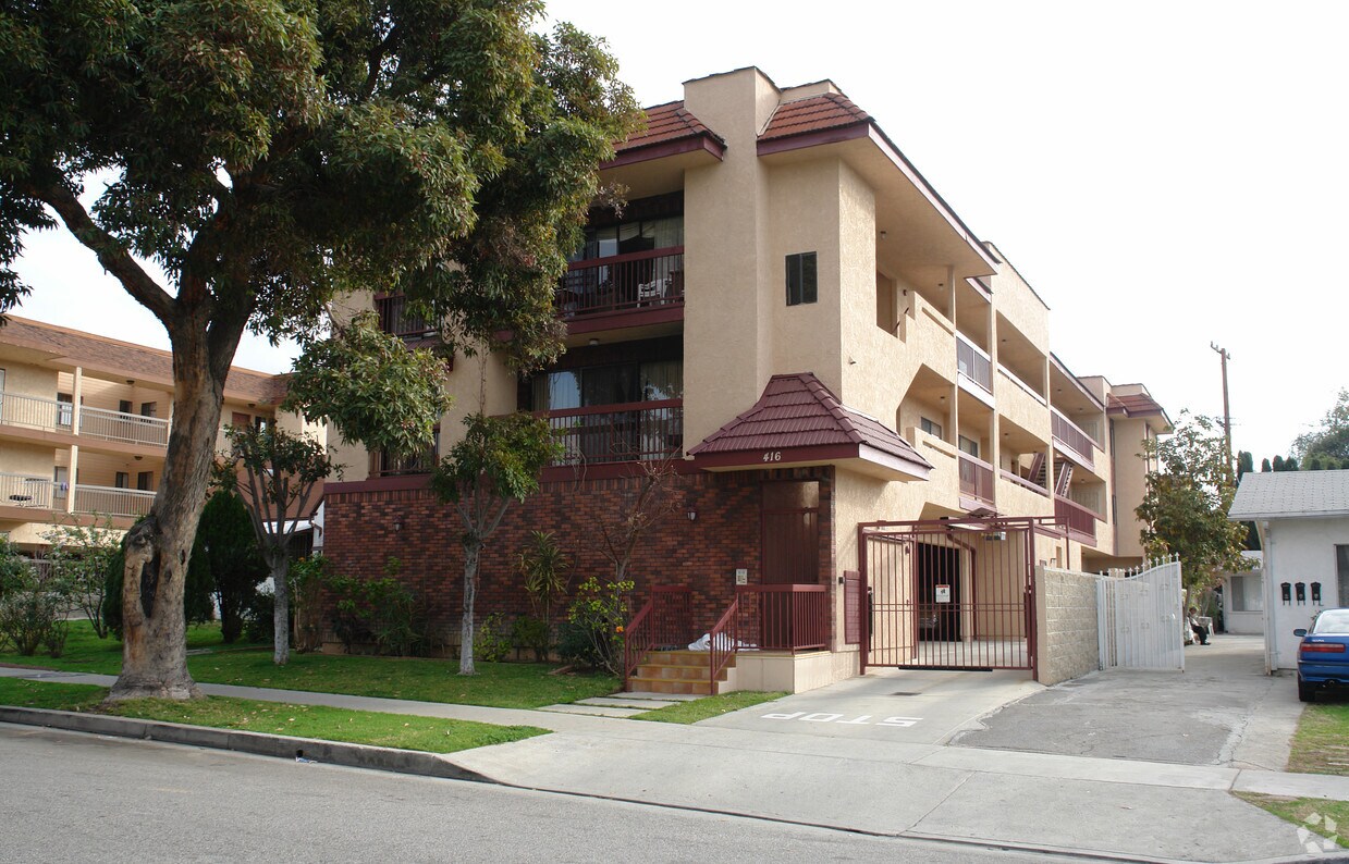 Primary Photo - 416 Porter St