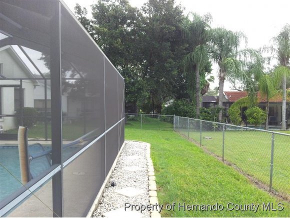 Building Photo - 7256 Flyway Dr