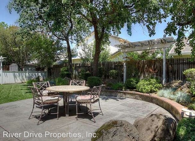 Foto del edificio - 4 br, 3.5 bath House - 2442 Dorset Lane