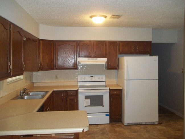 Building Photo - 3701 Dorset Way