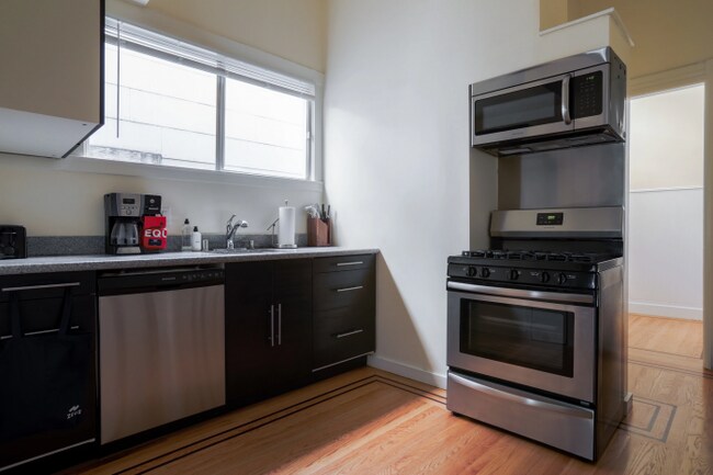 Building Photo - 1 bedroom in San Francisco CA 94115