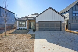 Building Photo - 512 NW 175th St