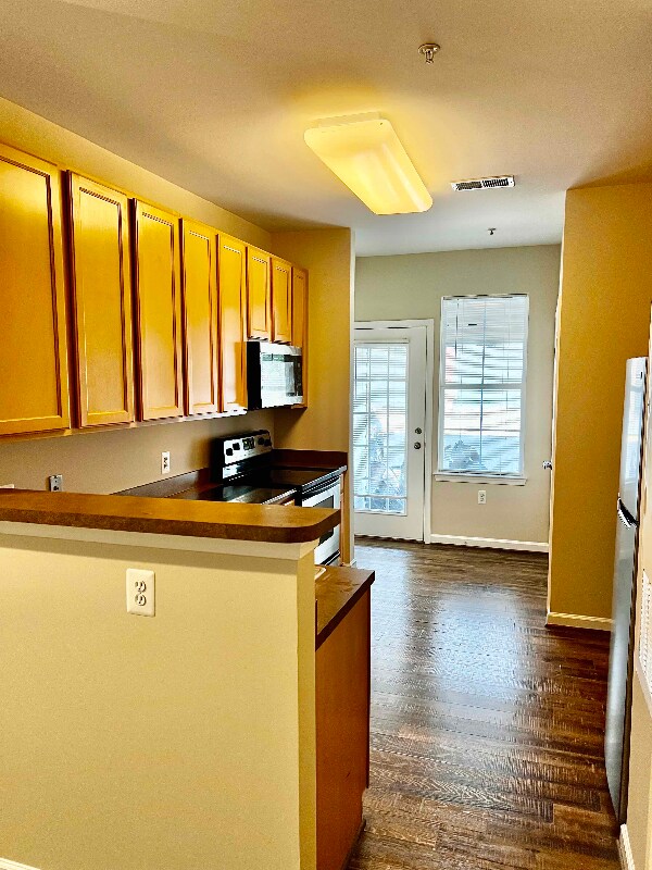 Building Photo - 42514 Hollyhock Terrace
