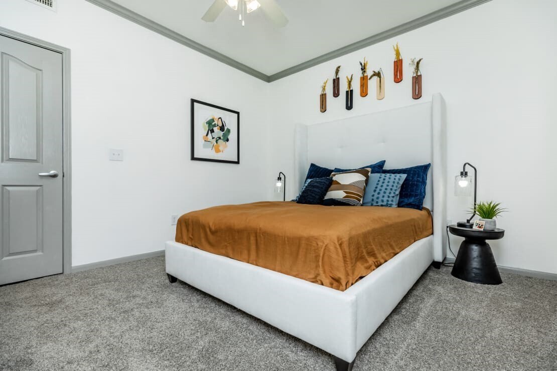 Foto principal - 9914 Military Dr W