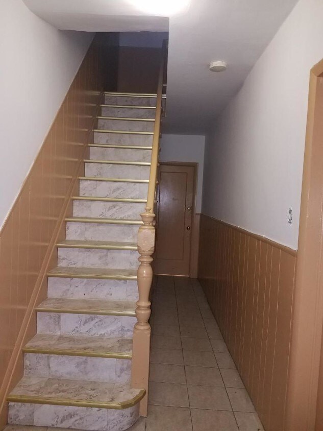 Foto principal - 43-15 25th Ave