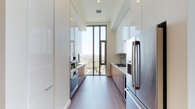 Interior Photo - Vision on Wilshire