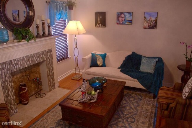 Building Photo - 2 br, 2 bath House - 2038 W Craig Pl