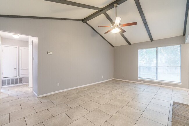 Building Photo - 7415 Saddlewood St
