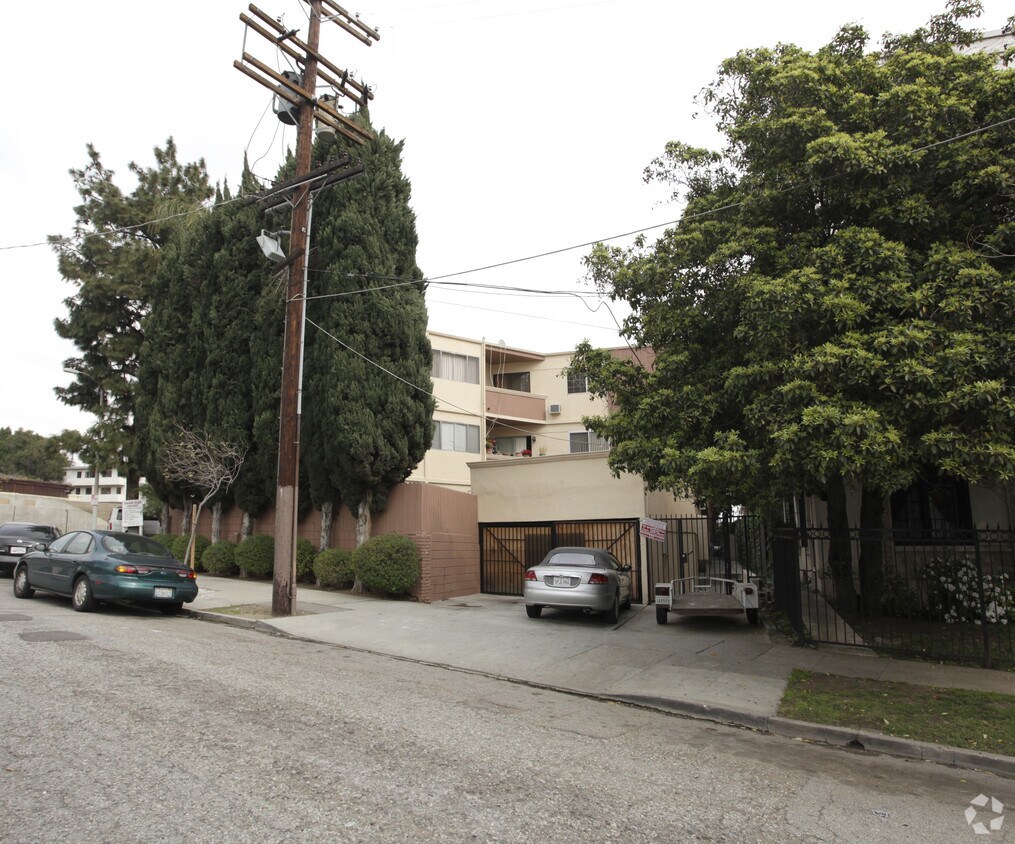 1762 Tamarind, ¡alejado - 1762 Tamarind Ave