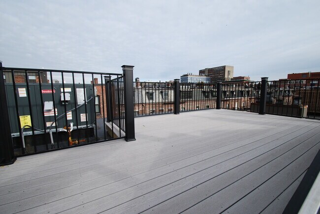 Building Photo - 14 Springfield E St