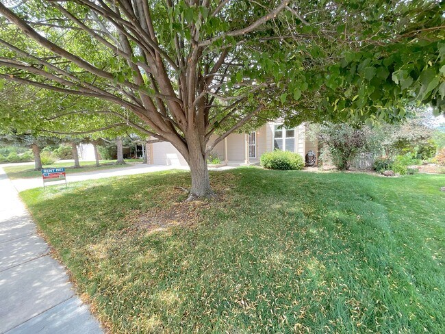 Foto del edificio - 4 Bedroom Home Available Near Constitution...