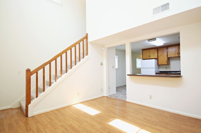 Photo - Student-Friendly Home, Minutes From The Da...