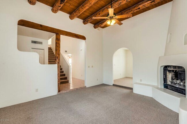 Foto del edificio - Charming 3 Bedroom 2 & 1/2 Bath Sante Fe H...
