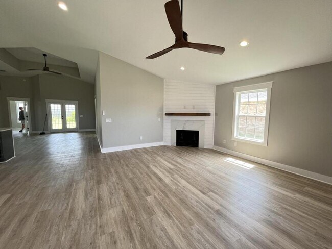 Foto del edificio - 4840 McCall Ln