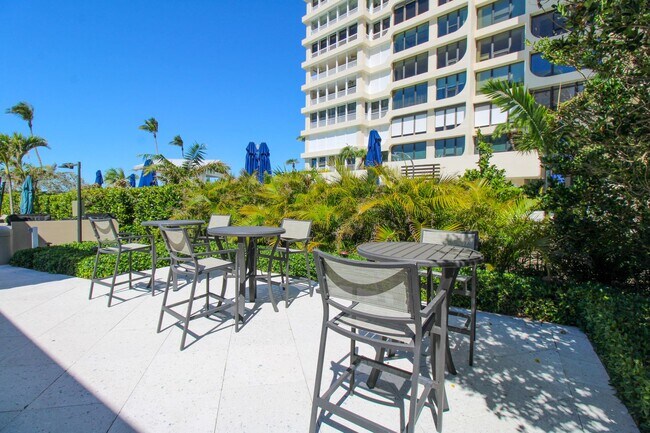 Building Photo - ***LUXURY ANNUAL-UNFURNISHED RENTAL***PARK...