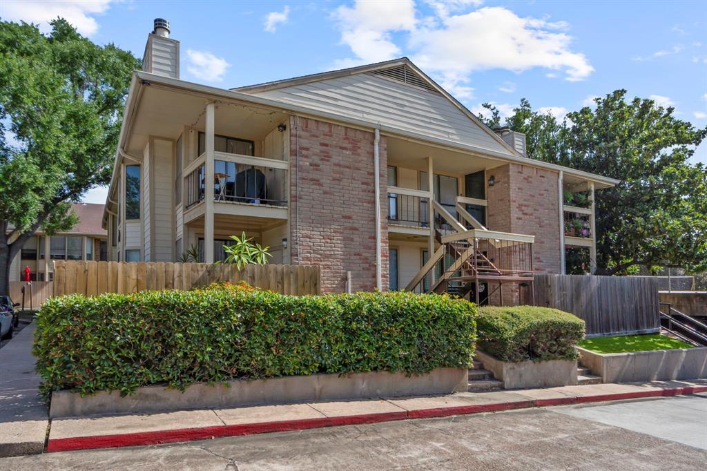 Foto principal - 1881 Bering Dr