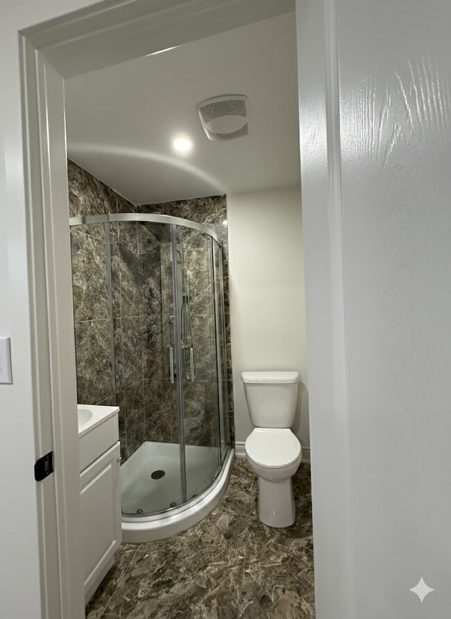 Building Photo - 7800 Lundy's Ln