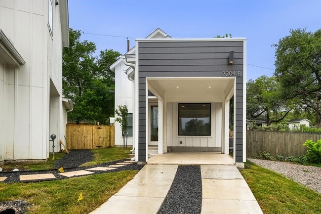 Building Photo - 3204 Overcup Oak Dr