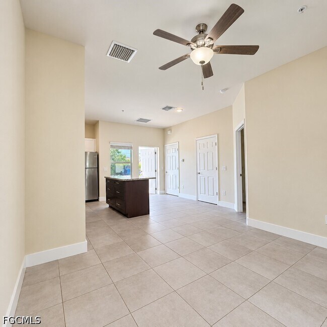 Foto del edificio - 3325 SW 8th Pl