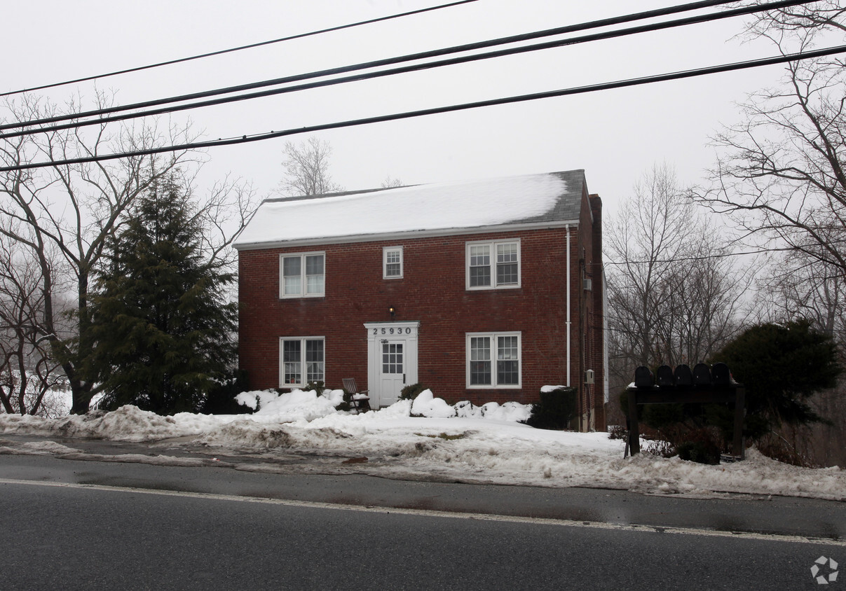 Primary Photo - 25930 Ridge Rd