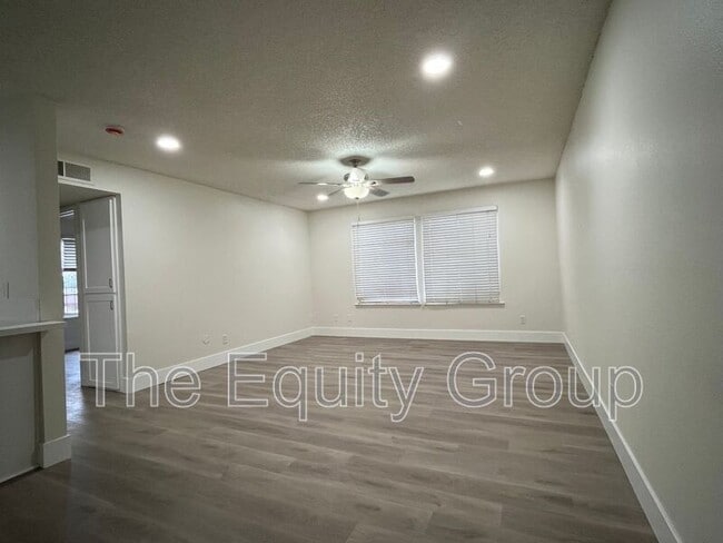 Foto del edificio - 3537 W Campus Ave.