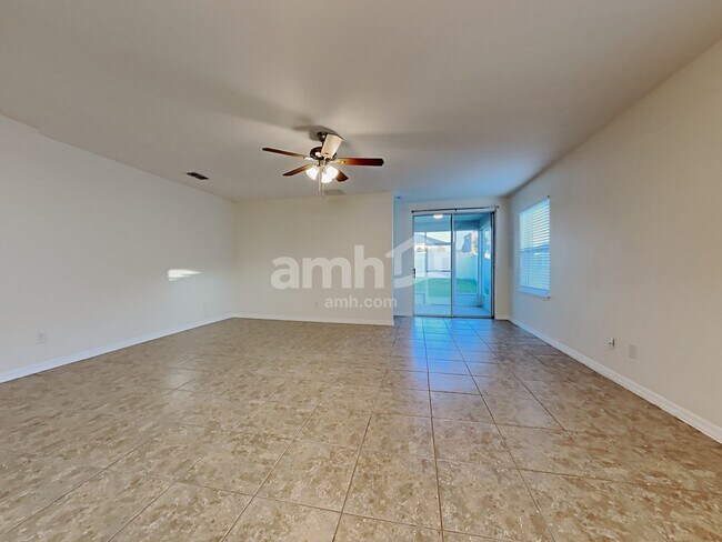 Foto del edificio - 344 Red Kite Dr