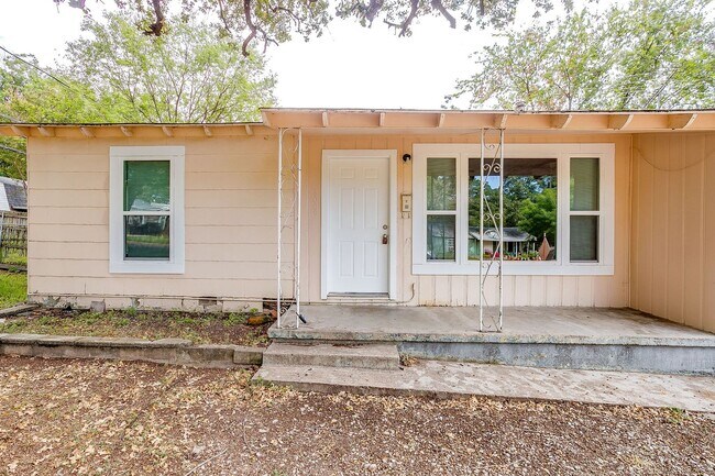 Foto del edificio - Remodeled 2 Bed 1 Bath Home Ready for New ...