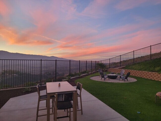 Foto del edificio - 24001 Phoebe Dr