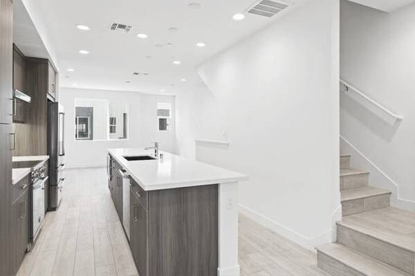 Foto del edificio - 170 Uptown Cir