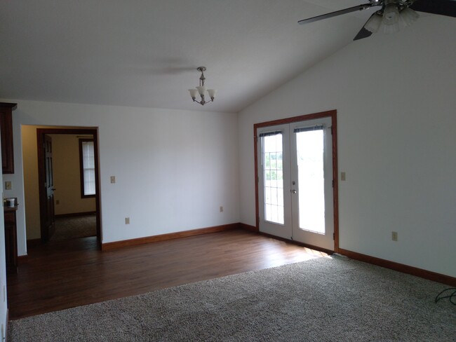 Foto del edificio - 102 Heritage Ct