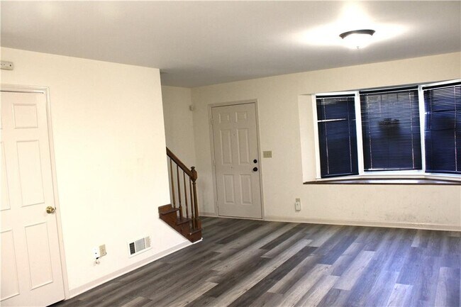 Foto del edificio - 1235 Sweet Pine Dr