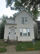 Building Photo - 903 Home Ave