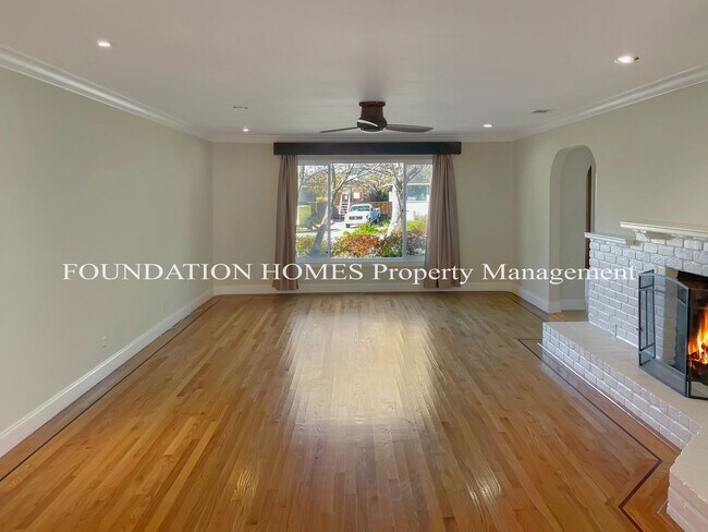 Building Photo - 3 br, 2 bath House - 612 Vendola Dr