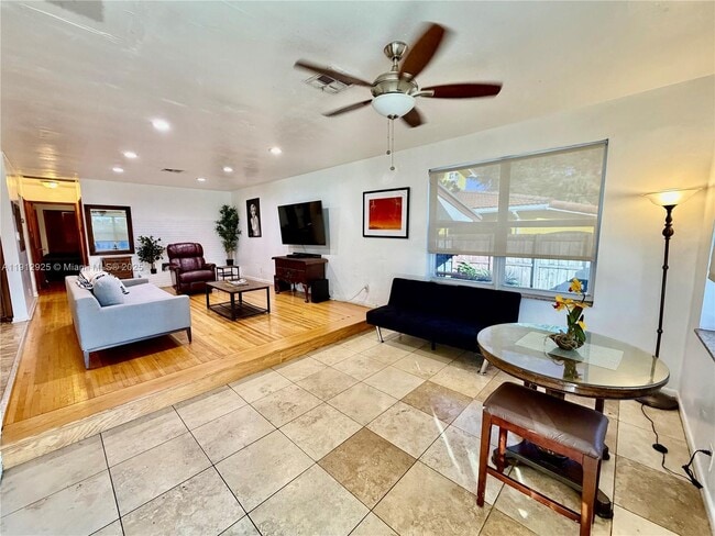 Building Photo - 45 SE 14th St