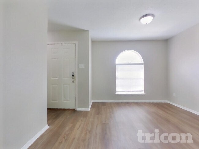 Foto del edificio - 2706 King James Ct