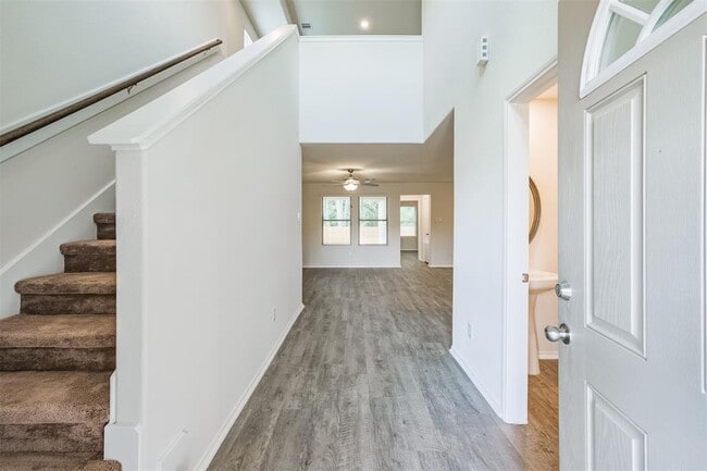 Building Photo - 14027 Amelia Dr