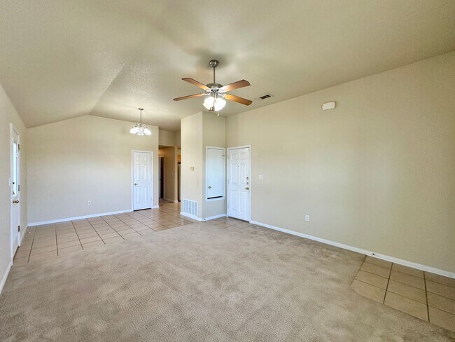 Foto del edificio - 4300 Elms Run Cir