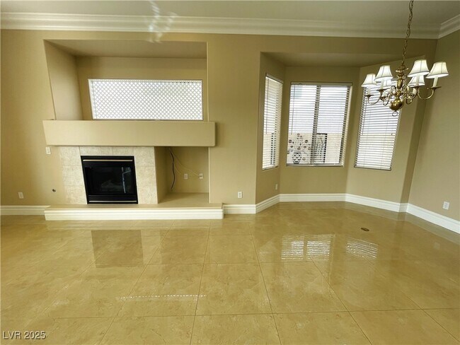 Foto del edificio - 231 Cliff Valley Dr