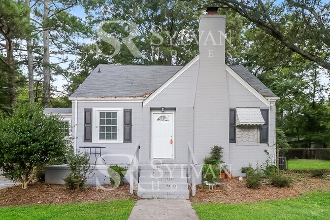 Building Photo - Enjoy living the good life in this 4 bedroom, 2 bathroom home