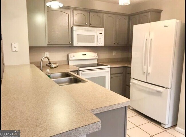 Foto del edificio - 219 Fox Creek Blvd