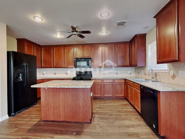 Building Photo - 17022 Sperry Landing Dr